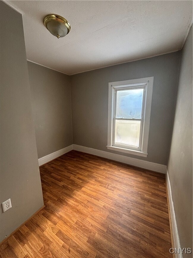 Photo - 678 Cooper St