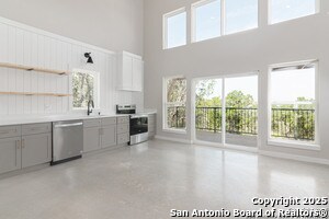 Photo - 2004 Cedar Hill Dr