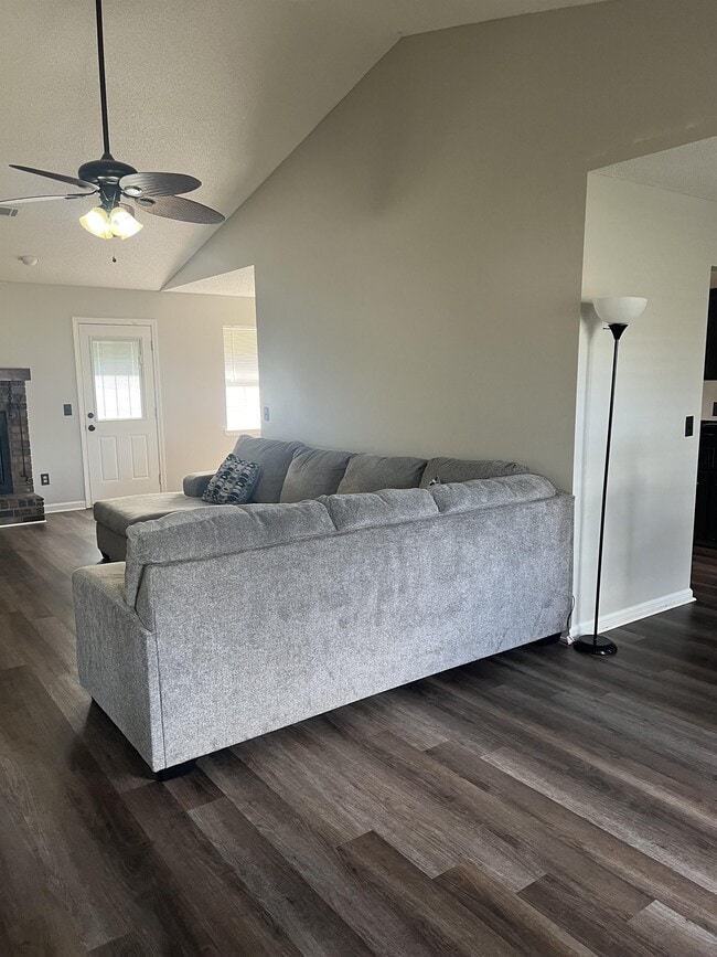 Photo - 822 Waterfield Dr