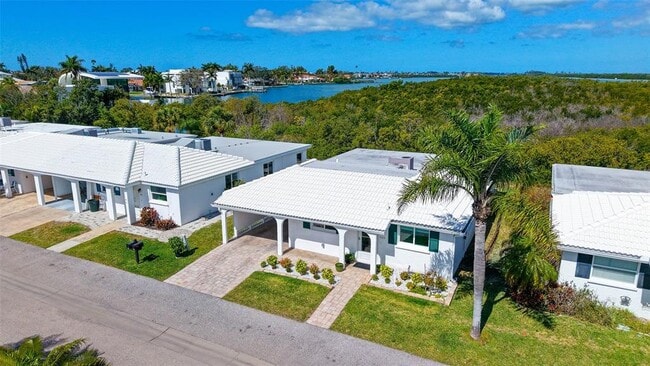 Photo - 909 Spanish Dr N