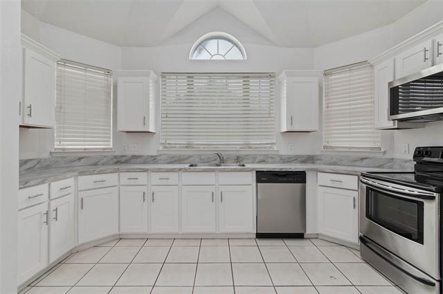 Photo - 2323 Weatherby Dr