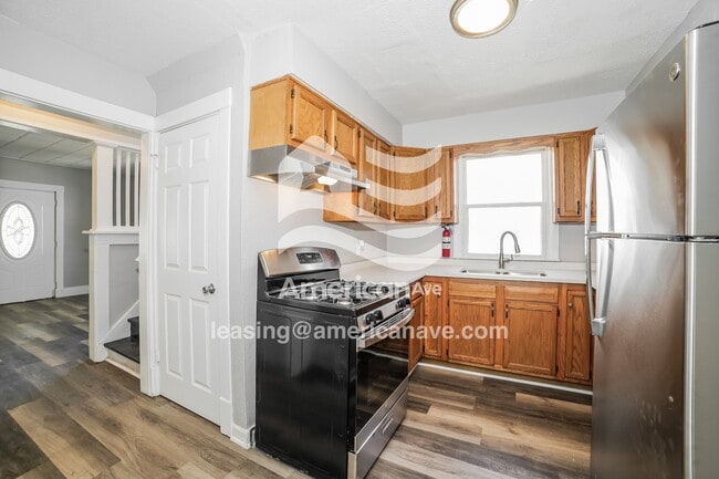 Photo - 2200 N Wisconsin Ave