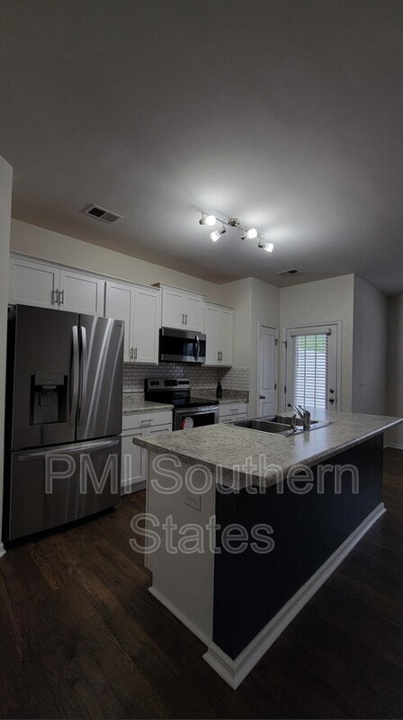Photo - 31 Moorlyn Ln