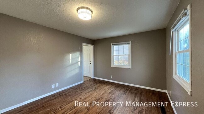 Photo - 808 S Glendale Ave