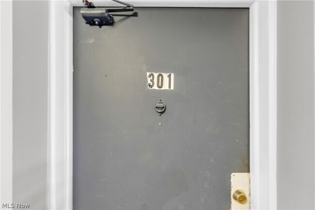 Photo - 2537 Noble Rd Unit 301