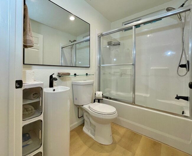 Photo - 225 E Branch St