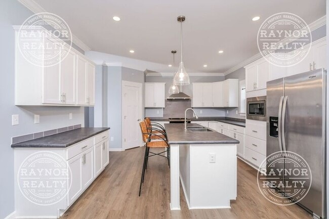 Photo - 481 Montgomery Rd