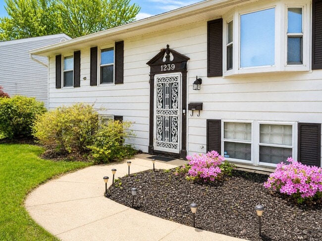 Photo - 1239 Bellflower Ave