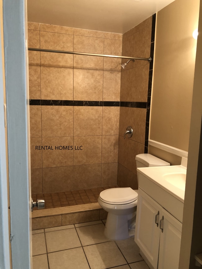 Photo - 685 Georgia Ave