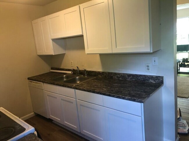 Photo - 2 Bedroom Duplex convenient to UNC!
