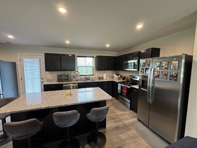 Photo - 4 bedroom, 2.5 baths in a Seneca neighborhood