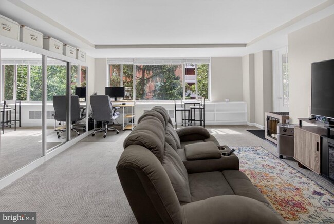 Photo - 1121 Arlington Blvd Unit 506