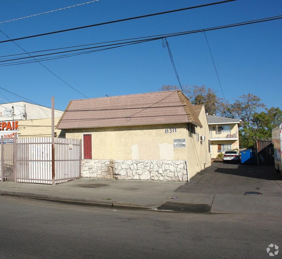 Photo - 11311 Burbank Blvd