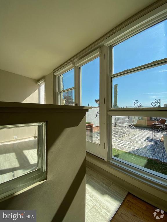 Building Photo - 2110 Lombard St Unit 2 Rental