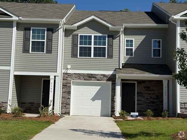 Building Photo - Brand New Townhome in North Charlotte