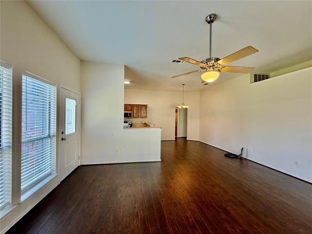 Photo - 1302 E Old Knoll Dr