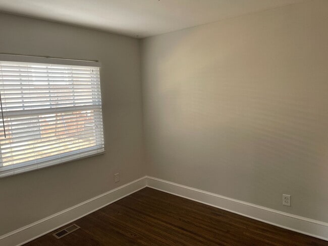 Photo - 1418 Nassau Blvd
