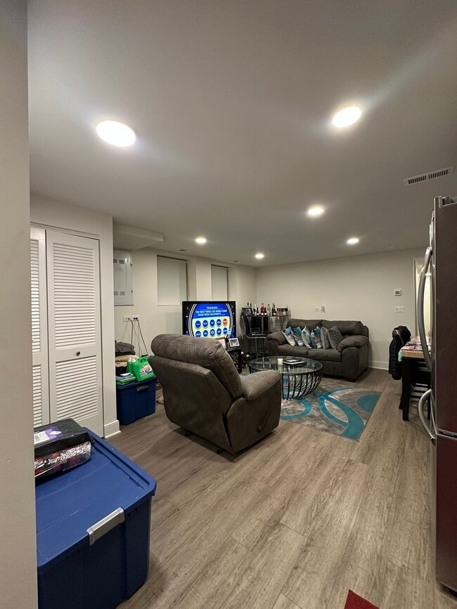 Photo - 2329 W Monroe St Unit LW