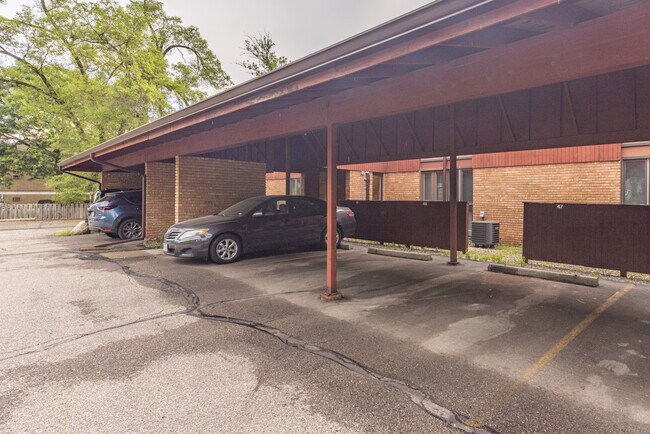 Photo - 2407 Packard St