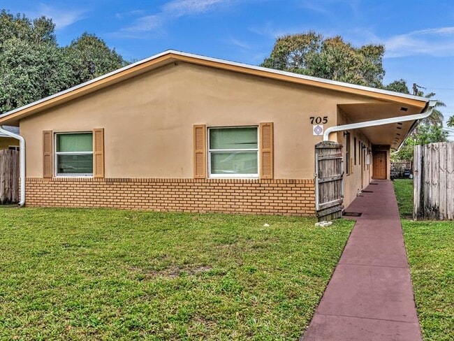Photo - 705 SW 15th Ave Unidad 3