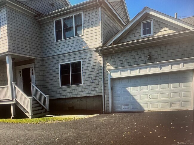 Photo - 876 Oldfield Road