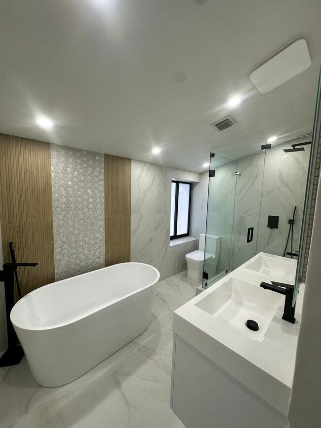 Photo - 11572 NE 13th Ave