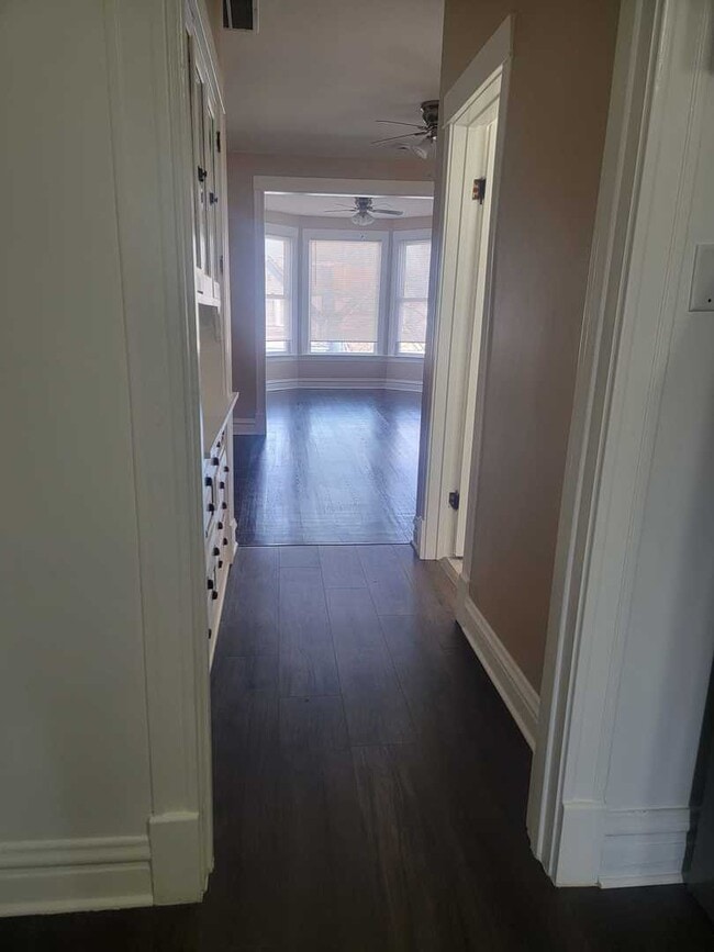 Photo - 1540 N Keeler Ave Unit 2