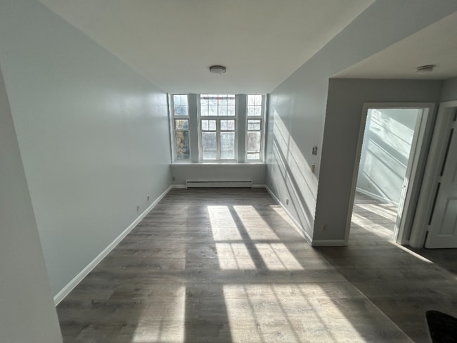 Photo - 285 Essex St Unidad 2A