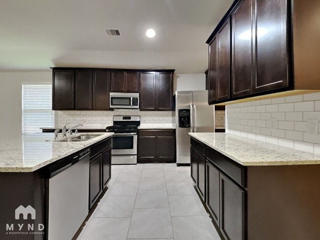 Photo - 8111 Carillon Way