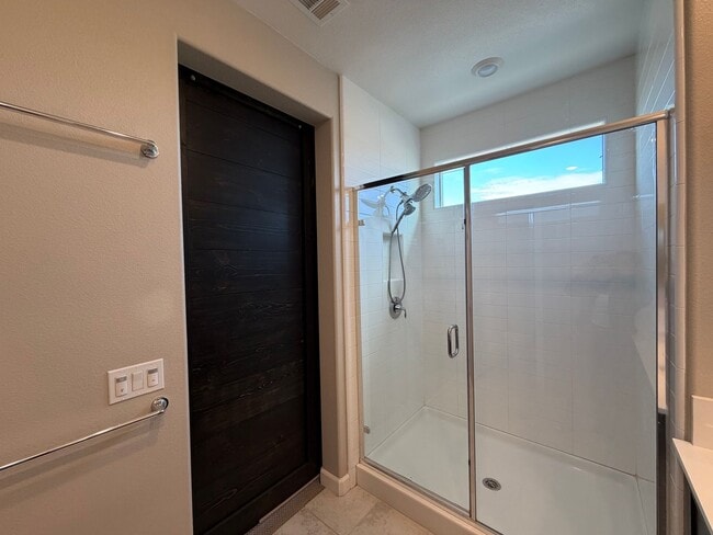 Building Photo - Spacious Chula Vista Home with Two-Car Garage, CommunityPool, Park, and Central Air
