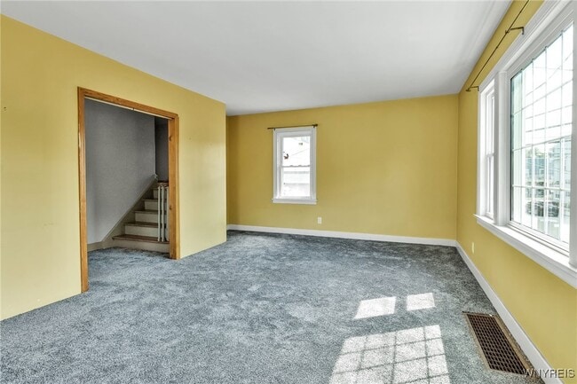 Building Photo - 85 Lake St