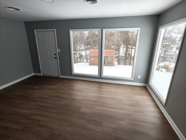 Photo - 761 Norway Ave