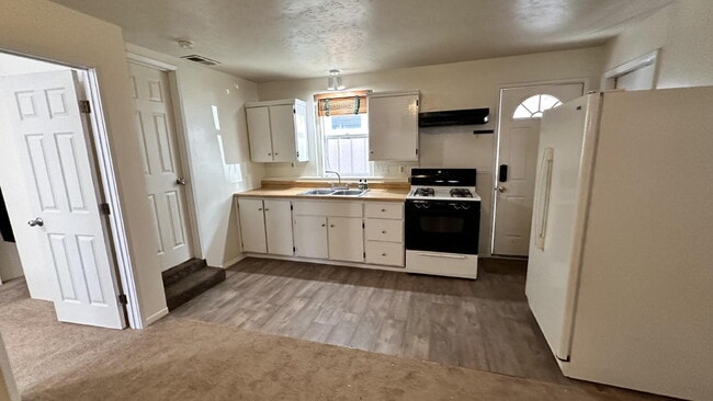 Photo - Cozy 2-Bedroom Retreat, Perfect for Mounta... Unidad 3