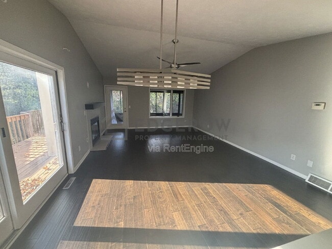 Photo - 2726 Sandstone Terrace NE