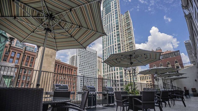 Photo - 111 E Chestnut St Condo Unit 35DE