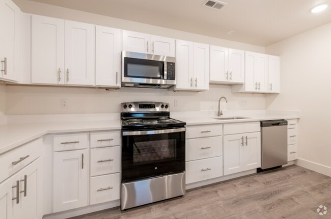 Building Photo - 911 S Main-301BED3 Unit 301BED3 Rental
