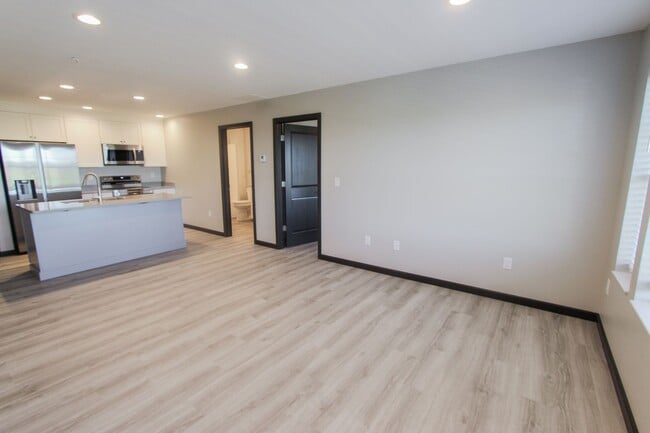 Photo - New! Beautiful 1 Bed, 1 Bath Apartment in ... Unit 2010-202