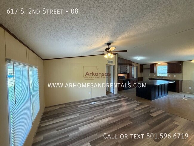 Photo - 617 S 2nd St