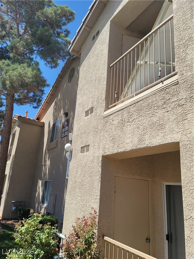 Building Photo - 2110 Los Feliz St Unit 2037