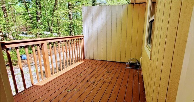 Photo - 966 Amberly Dr Unit B