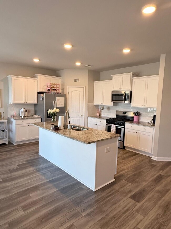 Photo - 1008 Meridian Dr