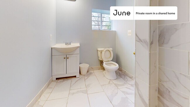 Photo - Room in Shared 7 bed/6 bath home Unidad G