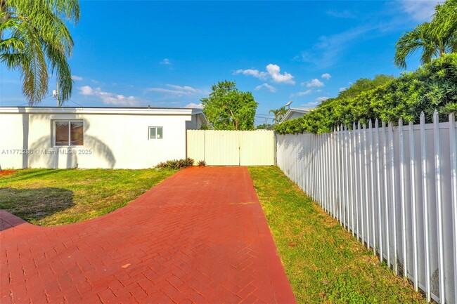 Photo - 5325 SW 99th Ct Townhome
