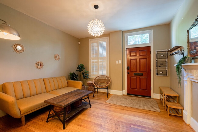 Photo - 101 S Bentz St