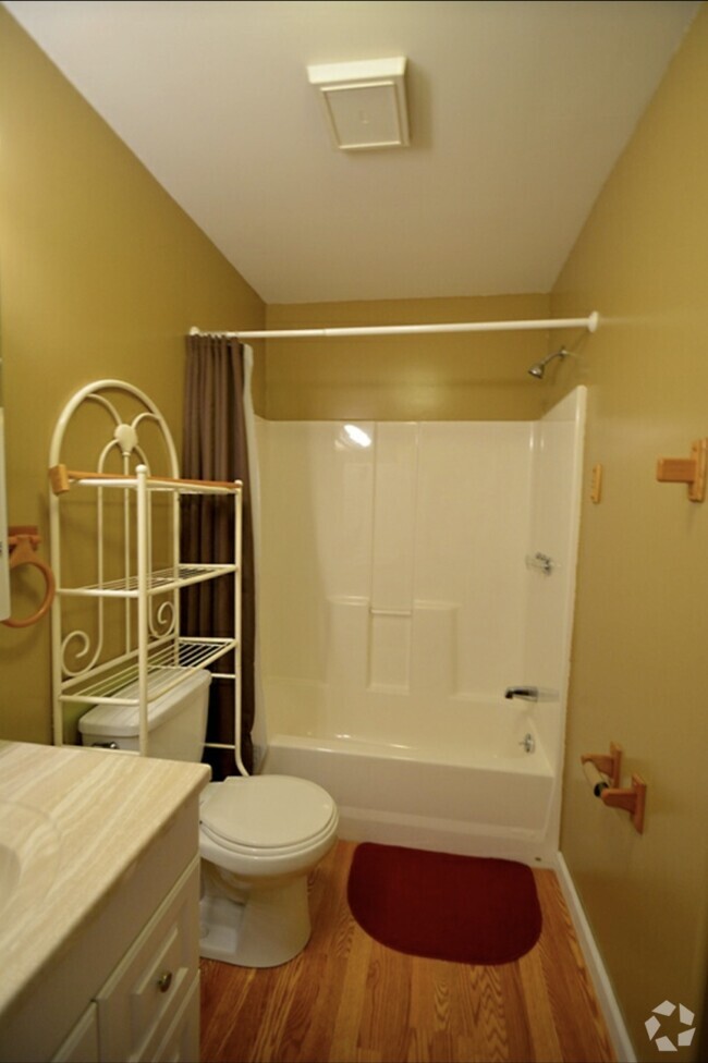 Building Photo - 312 E Johnson St Unit Apartment