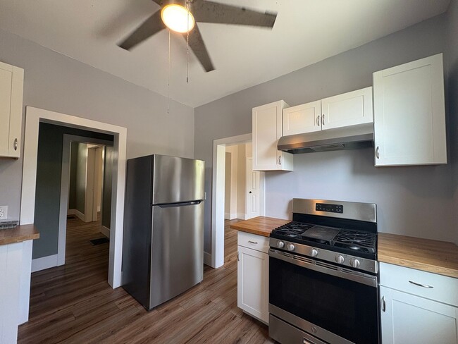 Photo - HUGE 5 Bedroom/3.5 Bath House in Avalon!