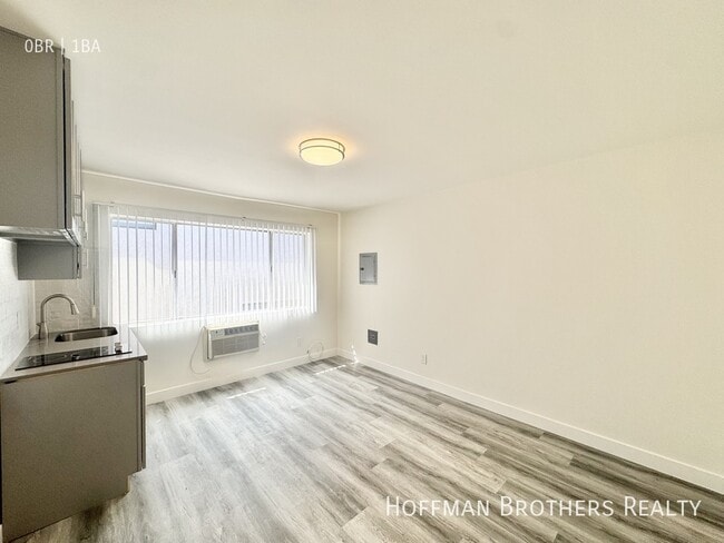 Photo - 15938 Vanowen St Unidad 11