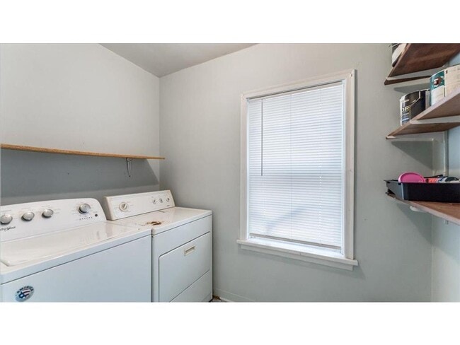 Photo - 828 15th St SW House