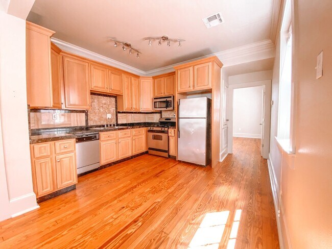 Photo - 6050 Laurel St Unit B