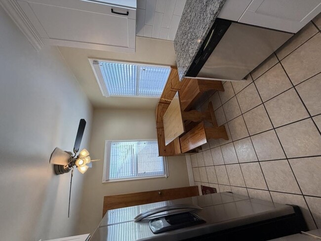 Photo - 721 Robins Ave